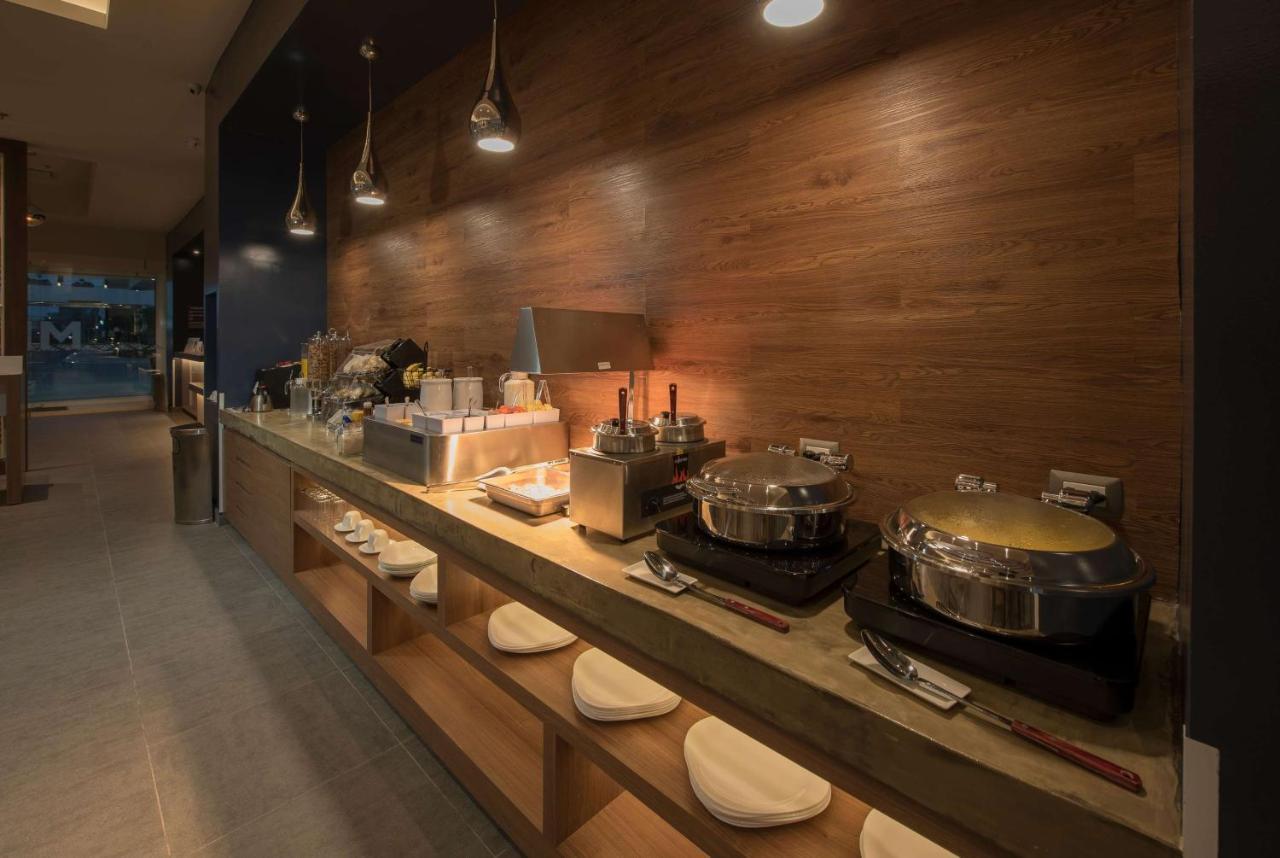 Microtel Inn & Suites By Wyndham Guadalajara Sur Palomar Exteriör bild